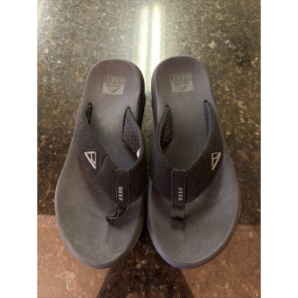 Reef Men's Sz 9 Black Flip Flops Beach Phantoms Cushy Waterproof Thong Sandals